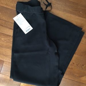 Lululemon On The Fly wide leg pant